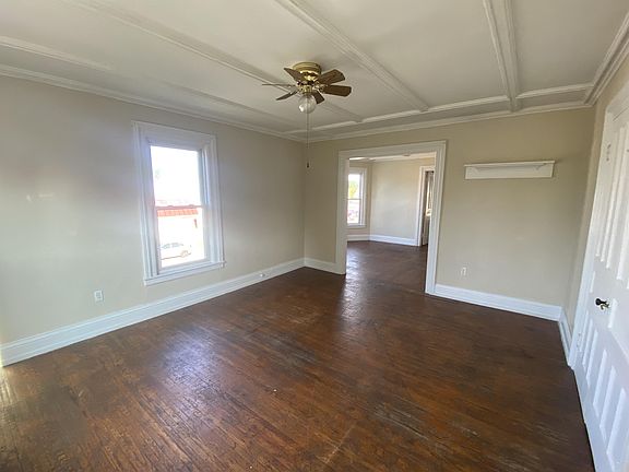 3rd image of 905 State St #3