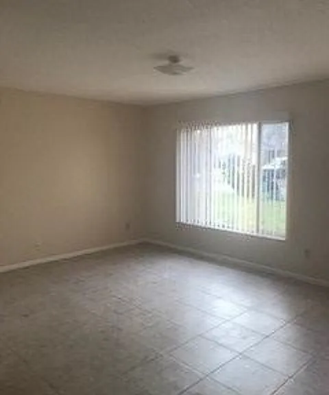 2409 Pear Tree Ct #0 — Photo 6