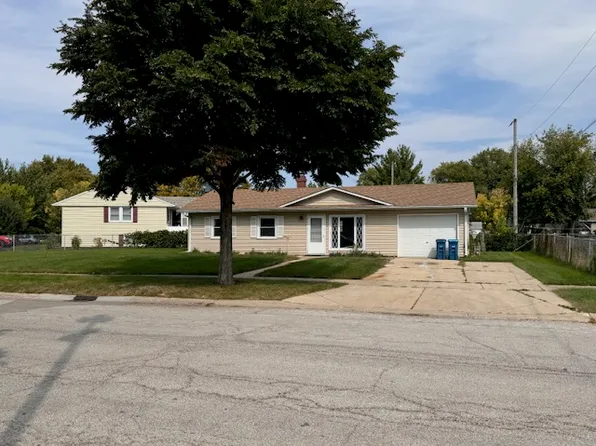 765 Crestwood Dr, Aurora, IL 60506