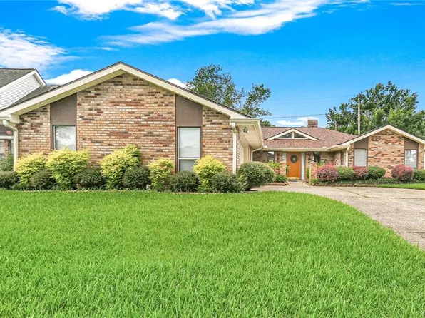32 Devereaux Dr, Destrehan, LA 70047