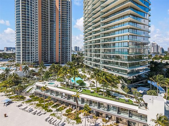 5th image of 18975 Collins Ave #3504
