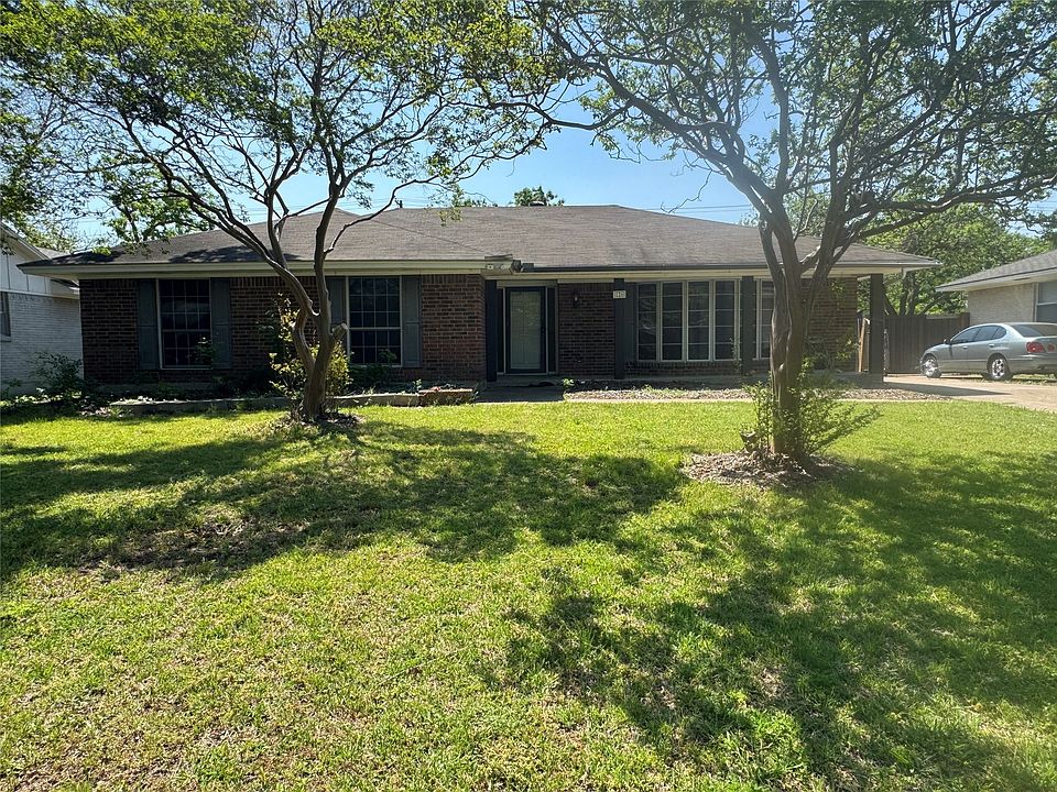 1st image of 126 W Woodbury Dr