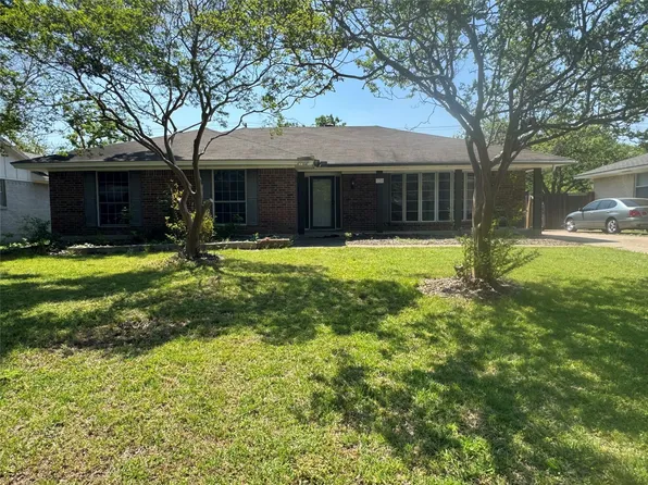 126 W Woodbury Dr, Garland, TX 75041