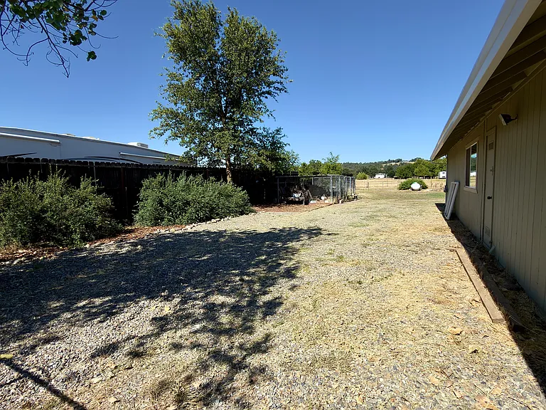 8664 Deschutes Rd — Photo 39