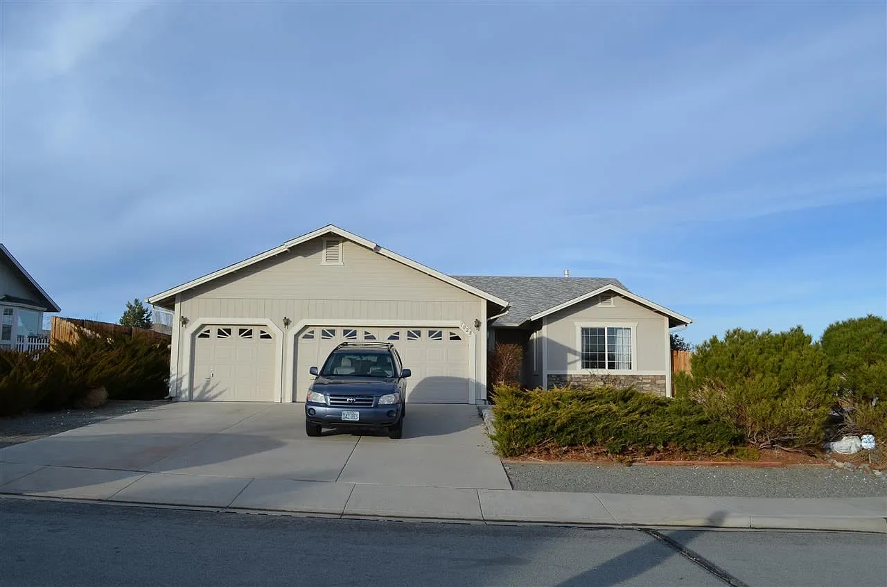 1028 Greenwing Dr photo 1