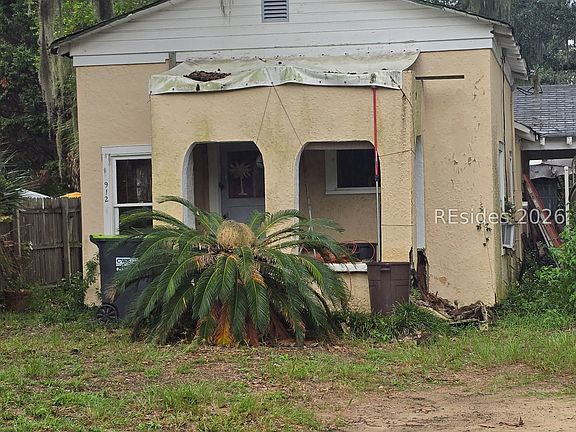 2nd image of 912 La Chere Street