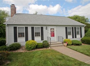 3 Ambleside Ct #3, Suffield, CT 06078