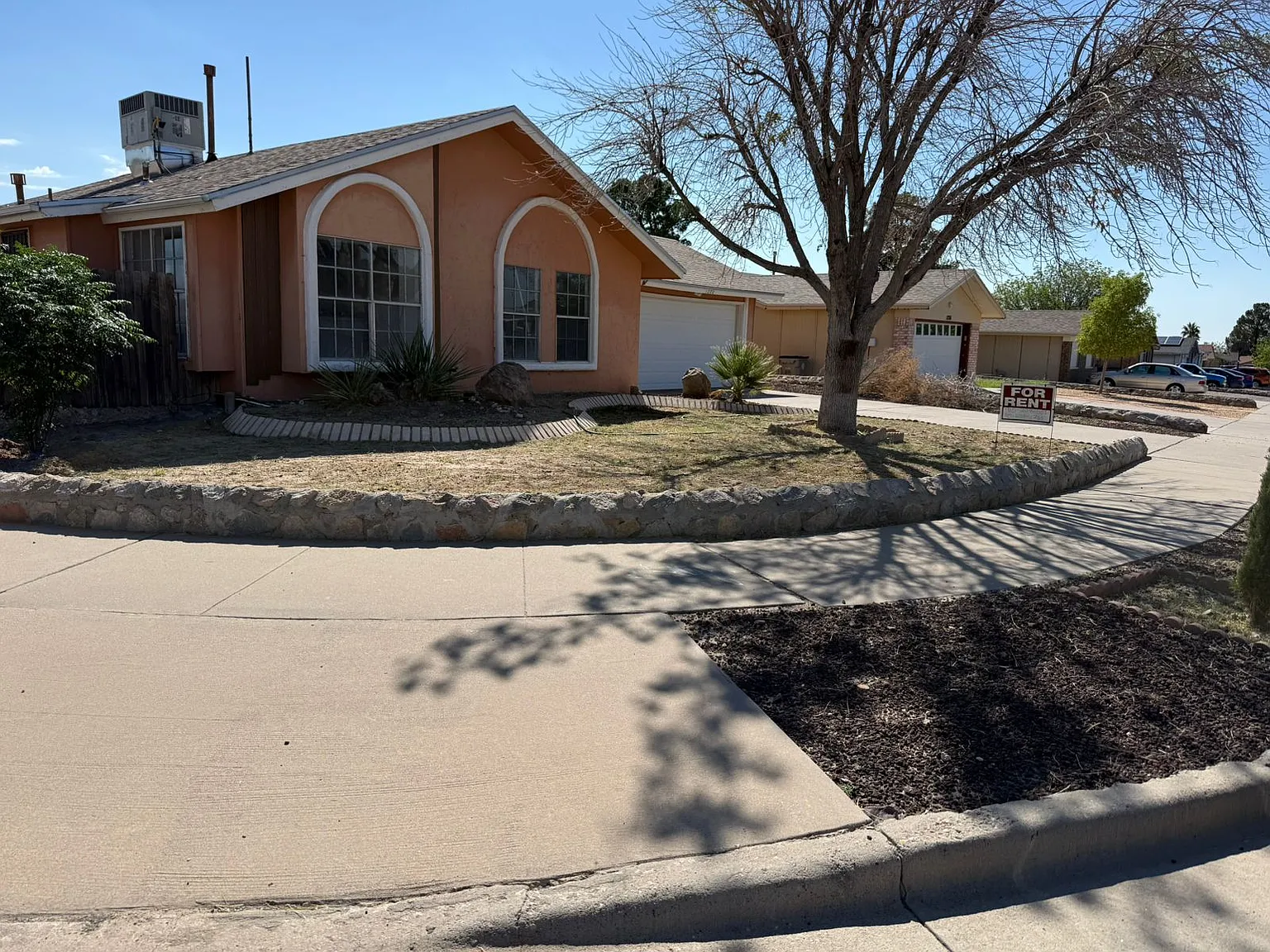 3 bed, 1250 sqft, $1,690 — Photo 3