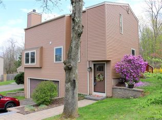 9 E Lake Pl, Middletown, CT 06457