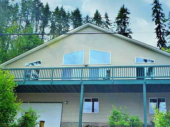 Large 63' deck with views of the Lake. Great from sunrise to sunset.