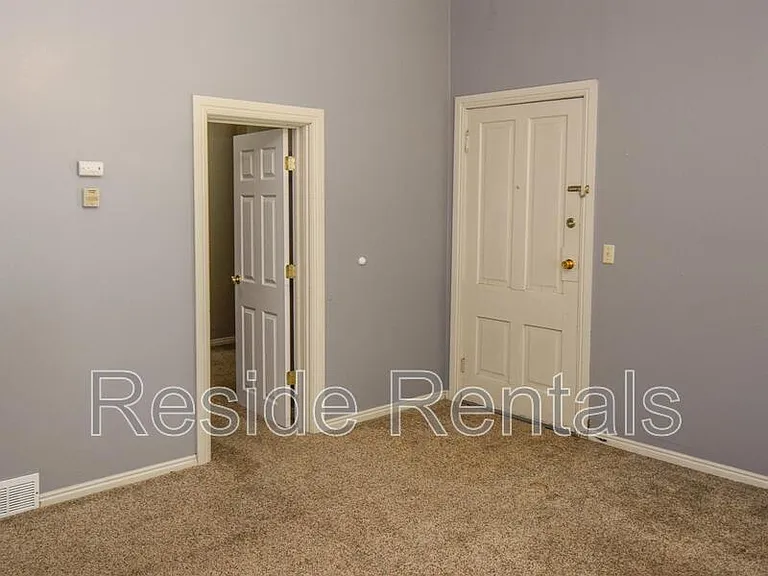 502 W Center St #1 — Photo 7