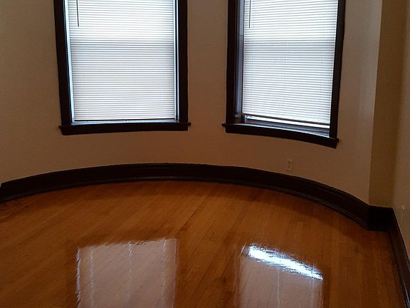 4th image of 6028 S Vernon Ave APT 3