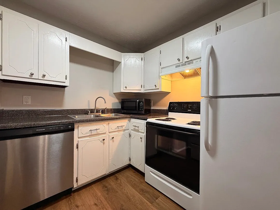Building Photo - 207 Rustwood Dr