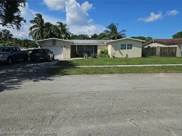 8969 SW 52nd Pl, Cooper City, FL 33328