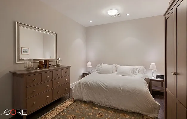 Rented by CORE | media 19