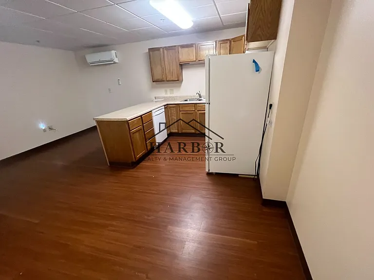 Oak Tree Flats — Photo 3