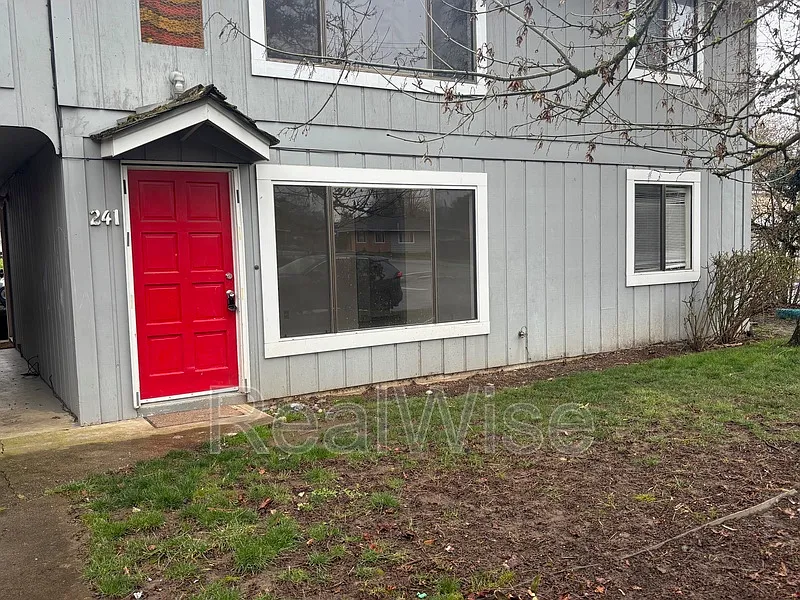 2 bed, 1.0 bath, 660 sqft, $1,050 — Photo 3