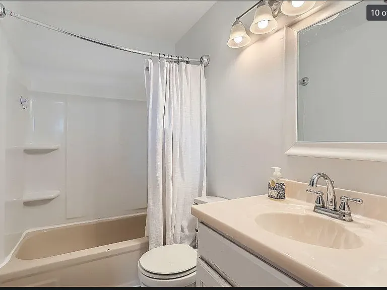 2406 Lincoln St NE — Photo 10