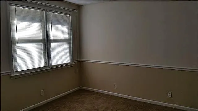 104 Castlegate Cir — Photo 7