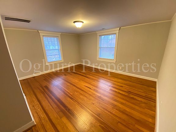 4th image of 1301 Clover St APT 3
