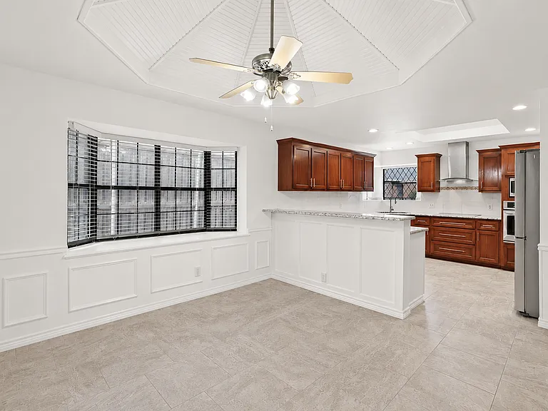 3420 Portside Ln — Photo 11