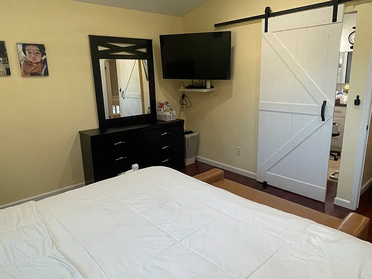 9425 Village Tree Dr — Photo 34