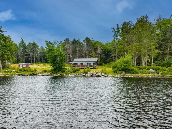 225 Hemlock Haven Rd, Shelburne, NS B0T 1W0