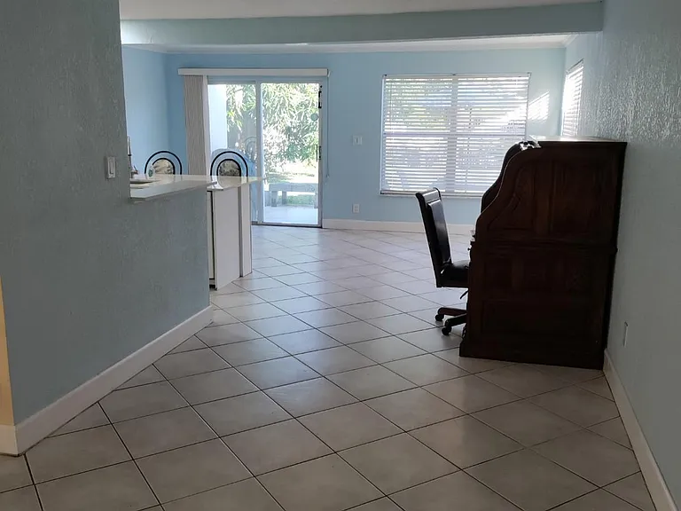 308 SW 18th Ave — Photo 7
