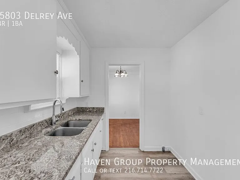 15803 Delrey Ave — Photo 11