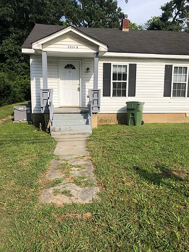 2510 Huntsville St NW #B Photo 1