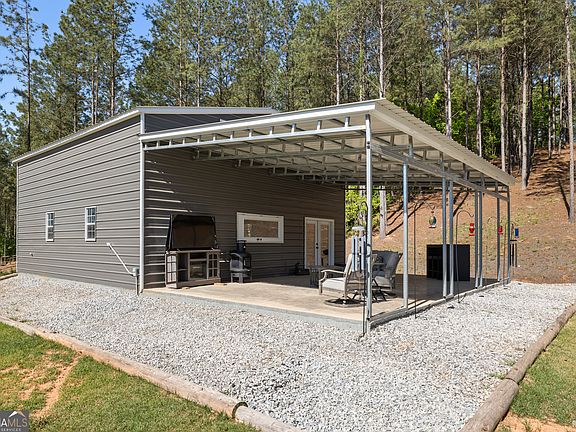 4th image of 843 Millen Rd