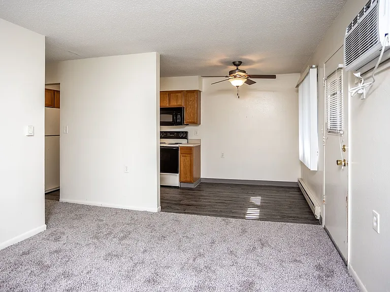 ONE MONTH FREE rent PLUS reduced rents! — Photo 25