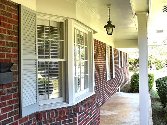 3rd image of 304 Sterling Dr