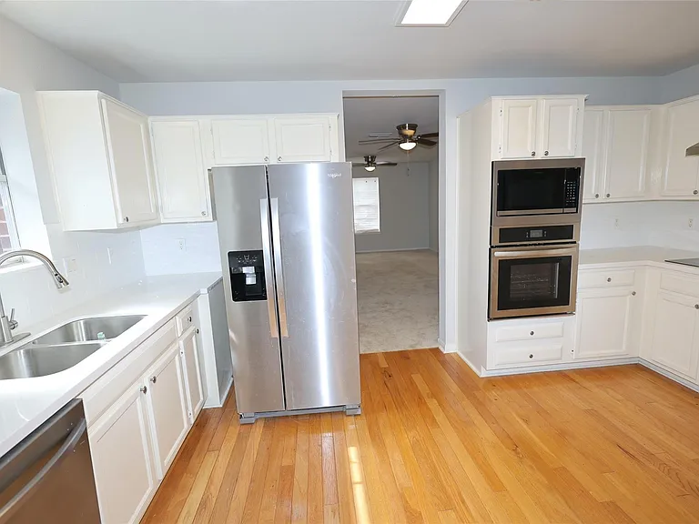3229 Continental Dr — Photo 7