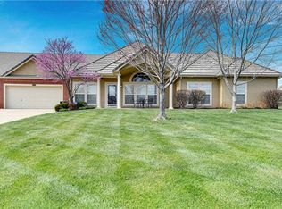 5410 W 145th St, Leawood, KS 66224