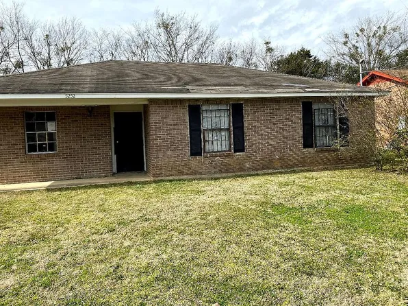 5252 Levenson Rd, Montgomery, AL 36108