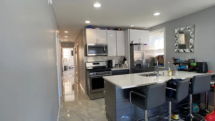 Sold by Wolf Properties Management LLC | media 7