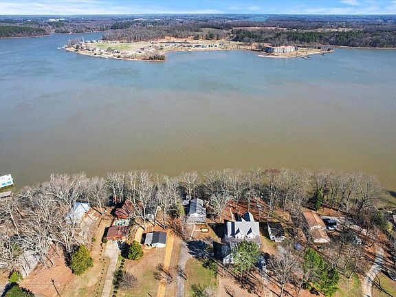 2nd image of 186 Bluff Dr