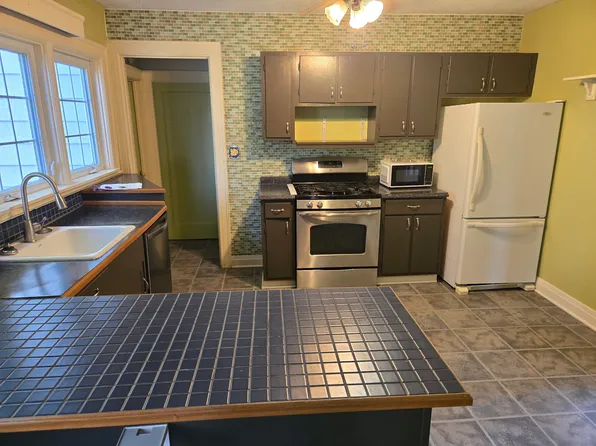 16 Stevenson St, Cortland, NY 13045