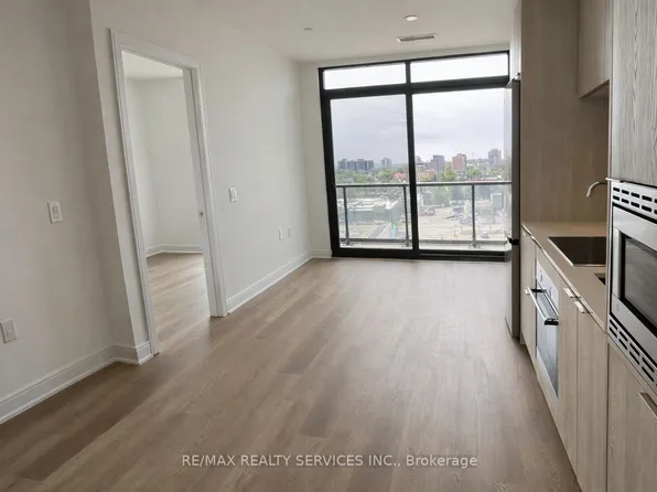 86 Dundas St E, Mississauga, ON