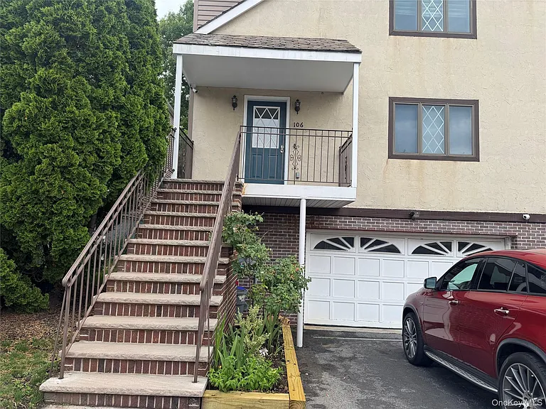 106 Pelhamdale Ave — Photo 1