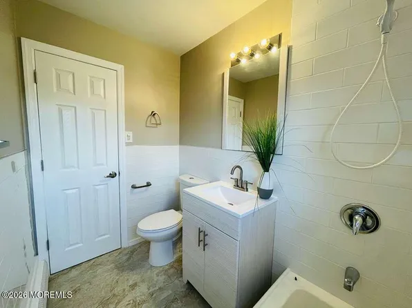 68 Stonehurst Blvd APT H, Freehold, NJ 07728
