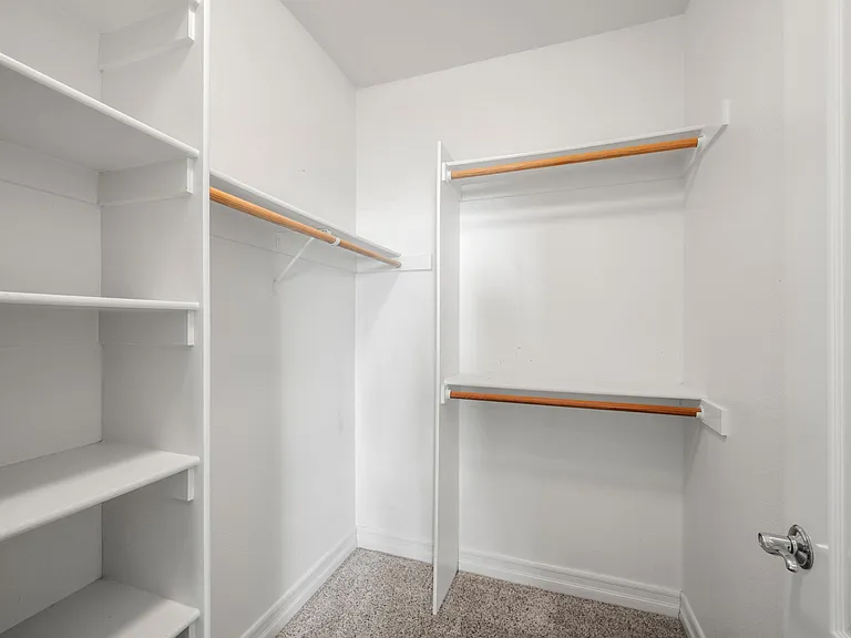 525 11th Ave #1301 — Photo 16