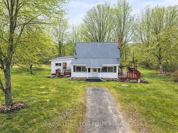 2nd image of 1448 Perrault Rd