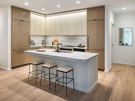 4th image of 249 E 62nd St #2D