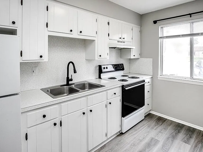 605 S Washington St #14 — Photo 10