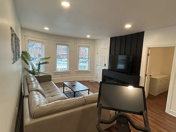 3rd image of 286 Carolina St #A