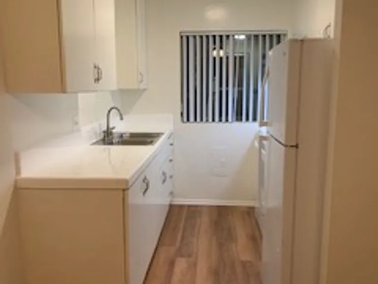 Villa Monica Apts. — Photo 9