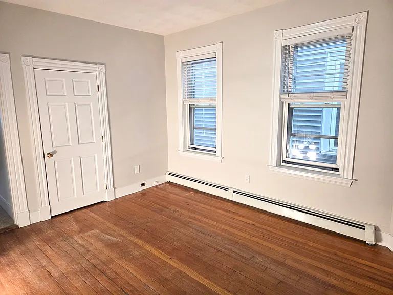 823 Saratoga St — Photo 12