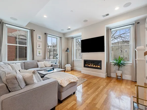 480-482 E 4th St #4, Boston, MA 02127